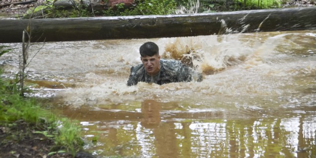 52nd EOD hosts Best Warrior competition