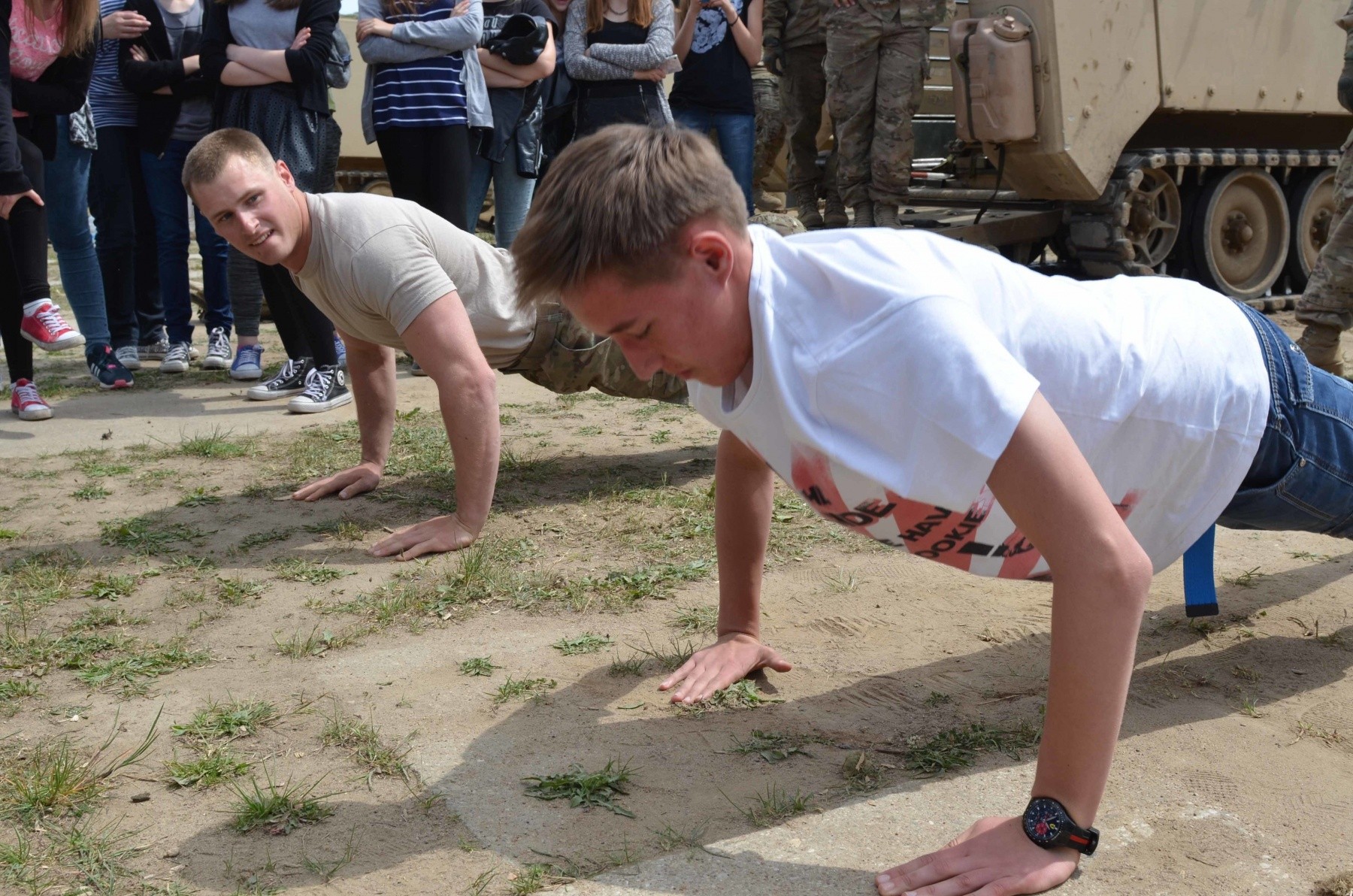 Soldiers host Polish students for an afternoon of exploration | Article ...