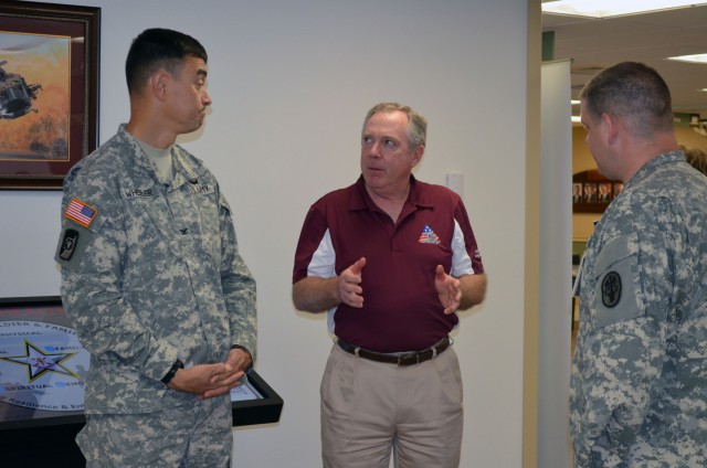 U.S. Army Medical Command Chief of Staff tours Lyster