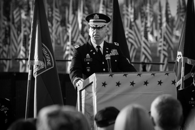 Army Reserve Colonel joins local community in welcoming traveling Vietnam Memorial Wall