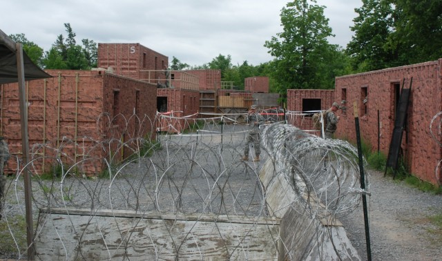 New York Army National Guard Soldiers hone detainee operations skills at Fort Drum