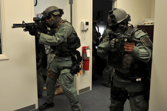 8th MP's SRT react to active shooter training exercise