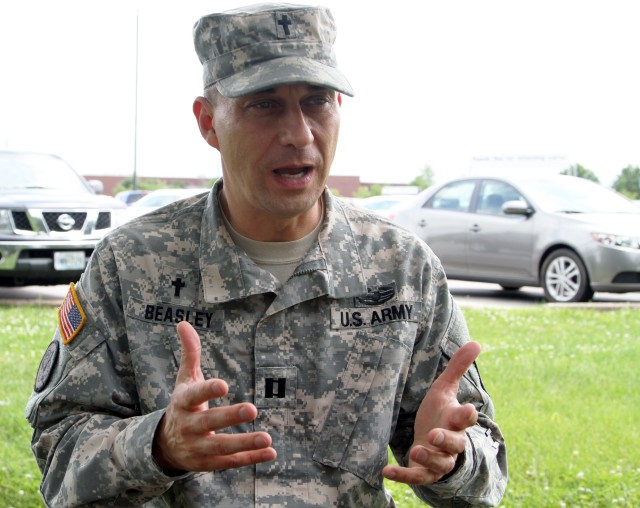 Chaplain bow hunts on Animal Planet show
