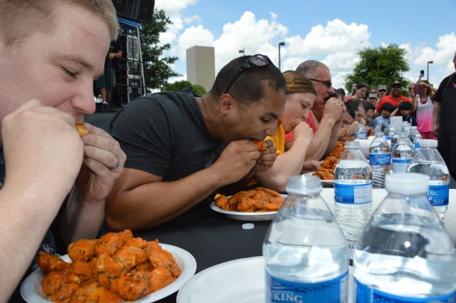 Wing eating contest