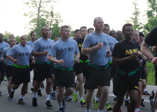 21st TSC, USAG-RP commemorate Army birthday with 3-mile run