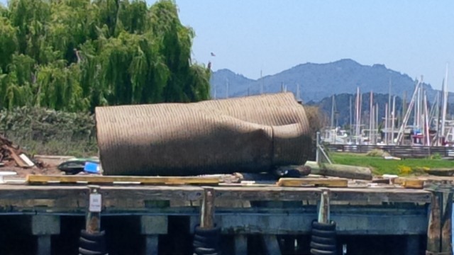 USACE San Francisco District divers clear shipping channel