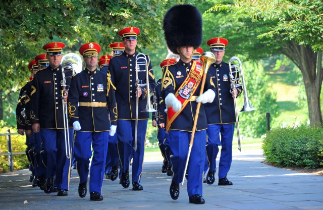 Army Band Marches to the Tomb