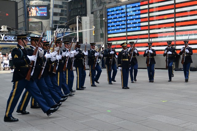 Army celebrates 240th birthday in NYC