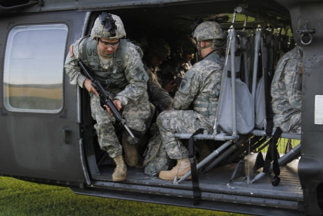 New York Army National Guard aviators, Army Reserve civil affairs Soldiers train together