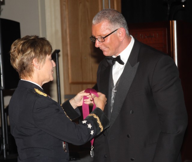 Order of Military Medical Merit (O2M3) presented to Chef Robert Irvine