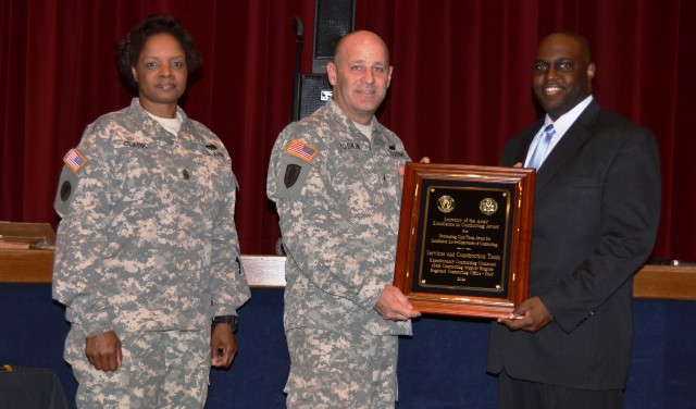414th CSB receives award