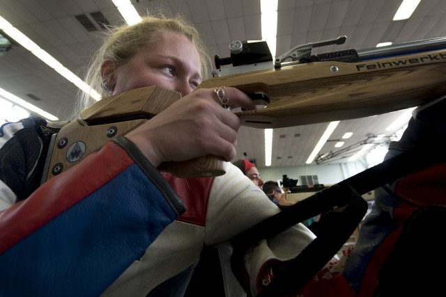 Kuczer sets archery records at DOD Warrior Games