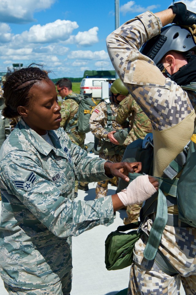 US, Latvian military conduct airborne training in conjunction with Europe-wide exercise