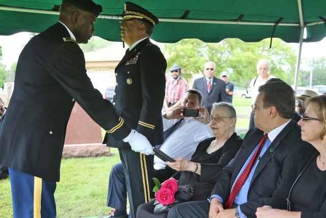 Family of 92nd Infantry 'Buffalo' Division soldier formally receives the Silver Star