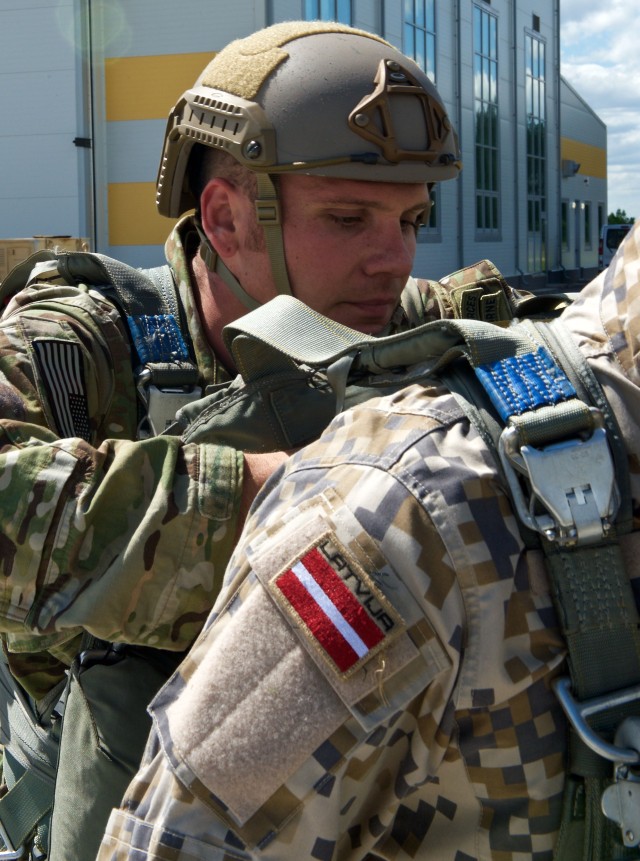 U.S., Latvian military conduct airborne training rcise