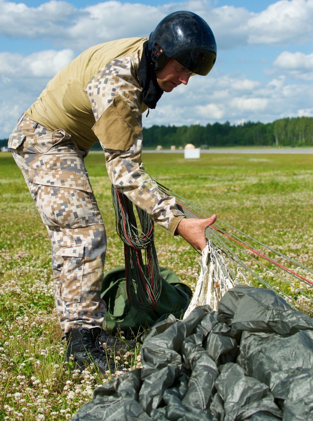 U.S., Latvian military conduct airborne training
