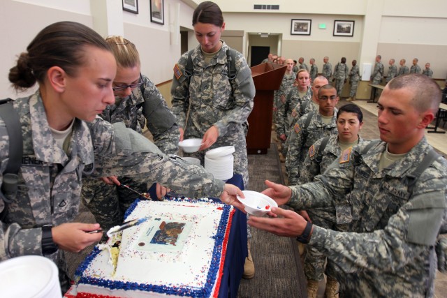 Cake serving