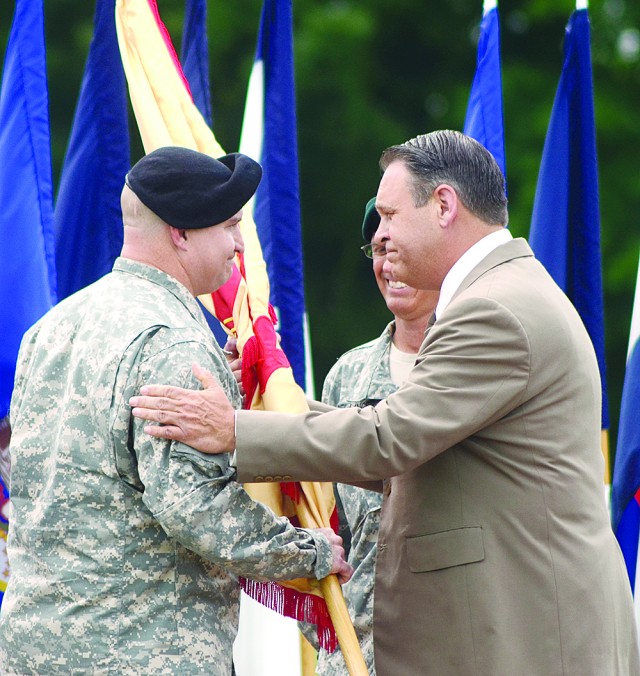 Post welcomes new garrison commander: Dellinger transfers command to Salome