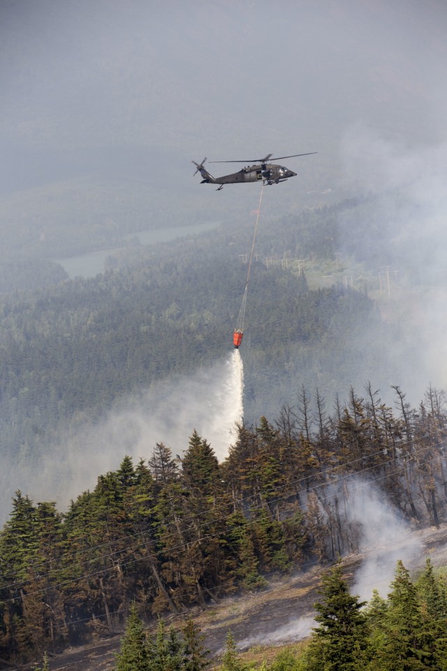Alaska Army National Guard Black Hawk crews help fight Alaska fires