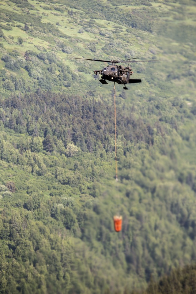 Alaska Army National Guard Black Hawk crews help fight Alaska fires