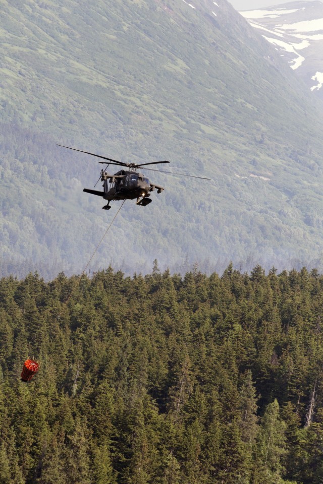 Alaska Army National Guard Black Hawk crews help fight Alaska fires