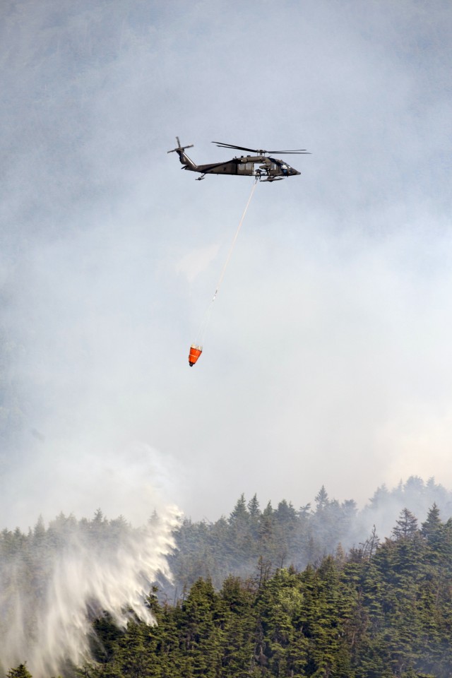 Alaska Army National Guard Black Hawk crews help fight Alaska fires