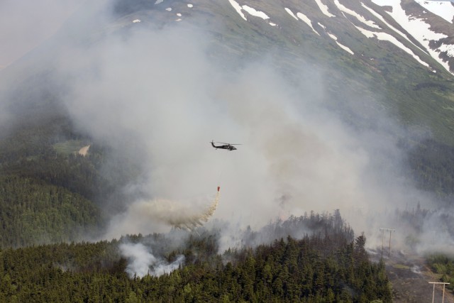Alaska Army National Guard Black Hawk crews help fight Alaska fires