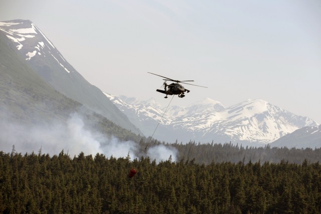 Alaska Army National Guard Black Hawk crews help fight Alaska fires