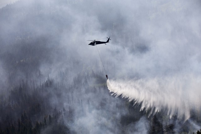 Alaska Army National Guard Black Hawk crews help fight Alaska fires