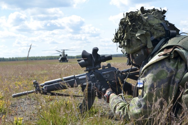 US paratroopers kick off BALTOPS 15 with combined joint air assault