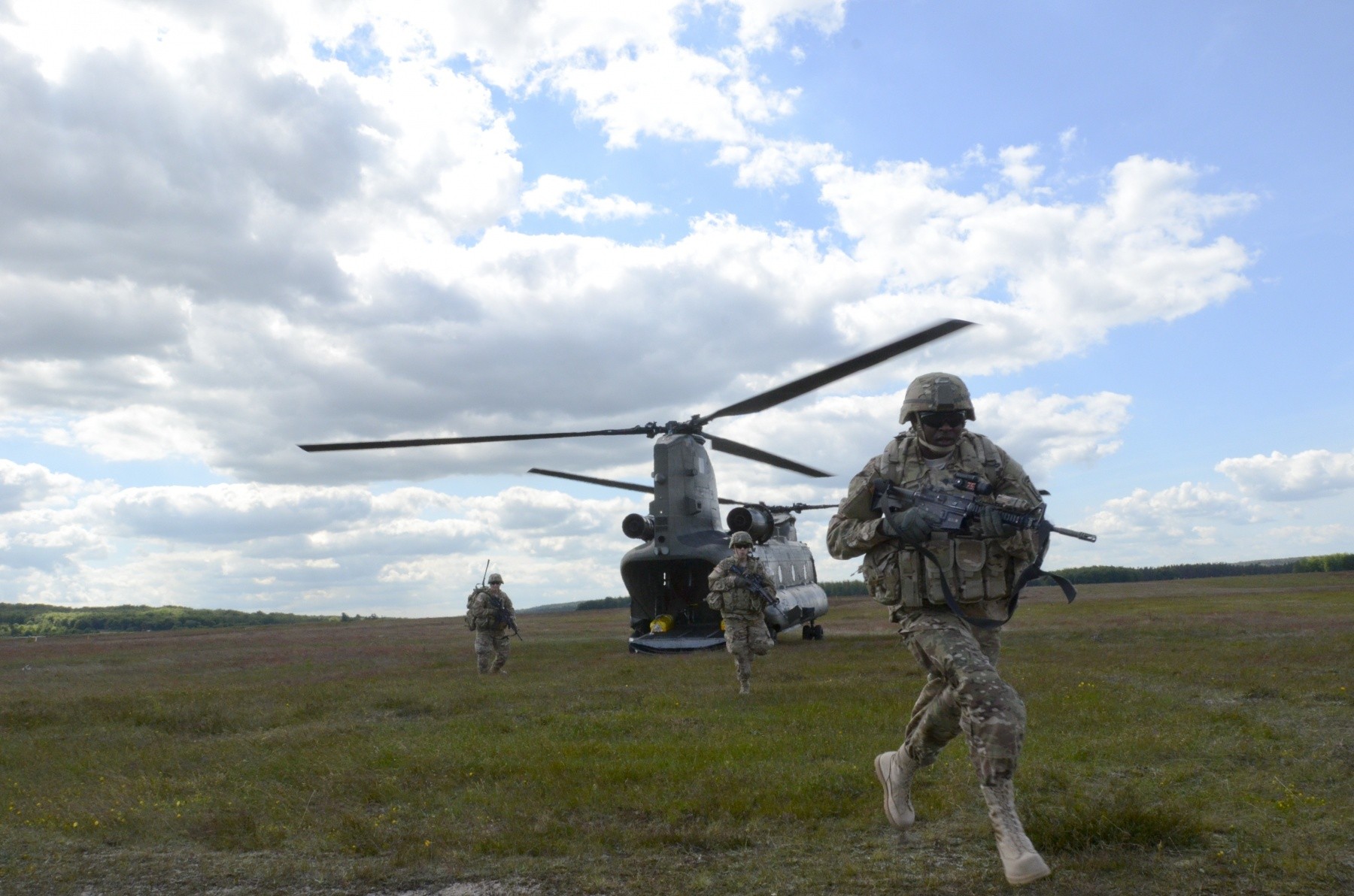 US paratroopers kick off BALTOPS 15 with combined joint air assault ...