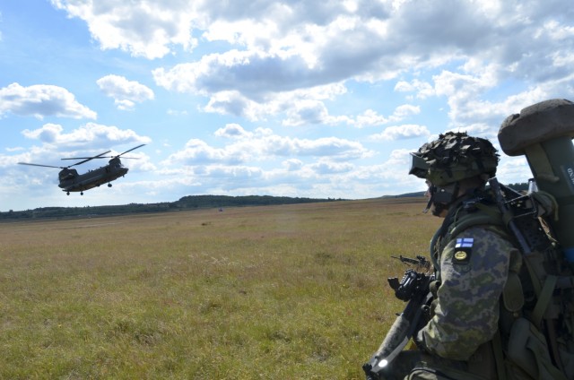 US paratroopers kick off BALTOPS 15 with combined joint air assault