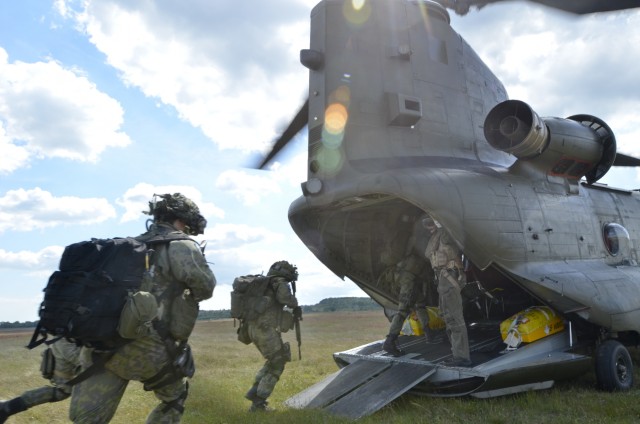 US paratroopers kick off BALTOPS 15 with combined joint air assault