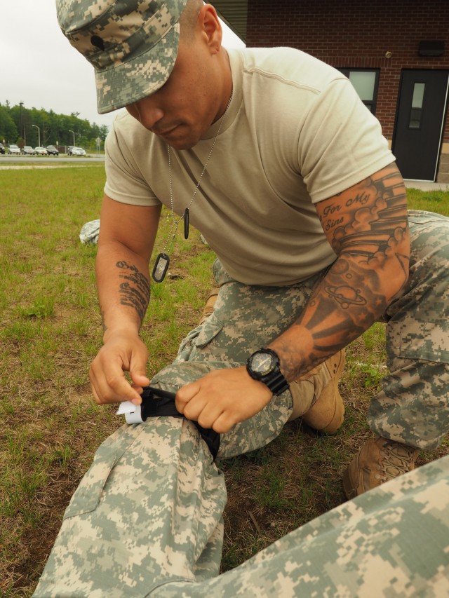 New York Army National Guard Soldiers learn combat lifesaver skills