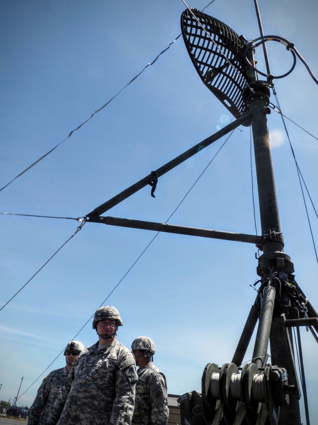New York National Guard Soldiers solve commo woes at Fort Drum