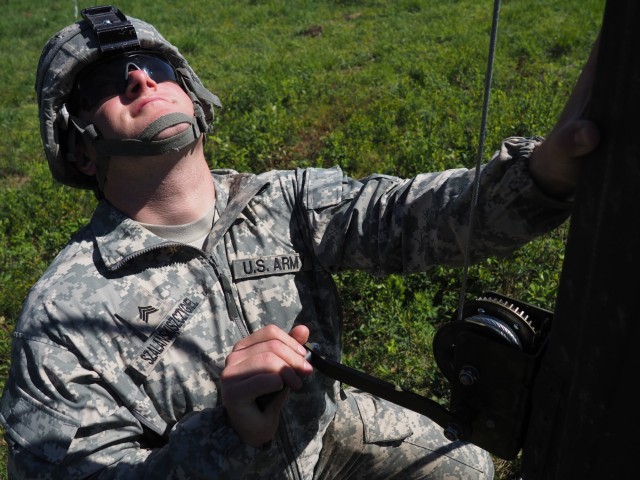 New York National Guard Soldiers solve commo woes at Fort Drum