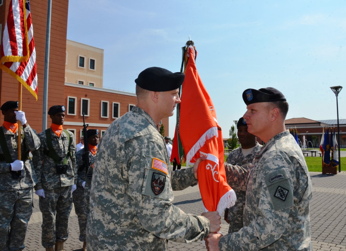 509th Signal Battalion welcomes new commander | Article | The United ...