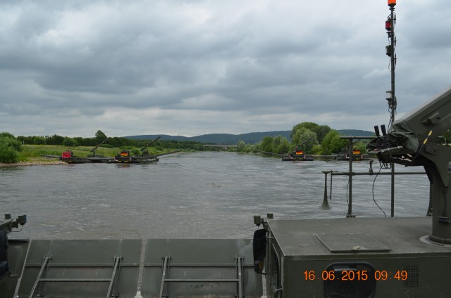 British, German Army engineers work together to demonstrate allied bridging capabilities