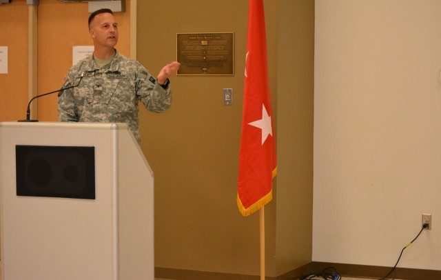 Boganowski succeeds Geck as 800th LSB commander