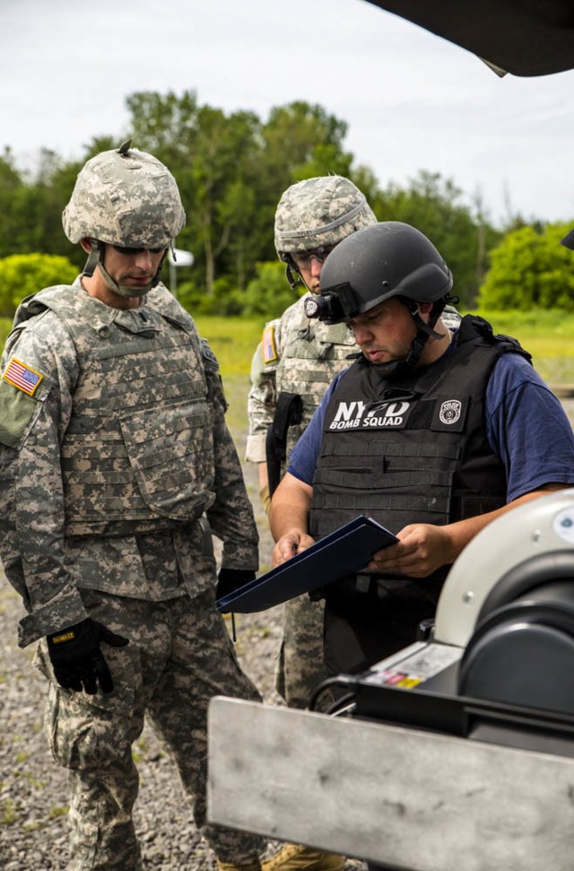 New York Army National Guard EOD Soldiers hone skills at Raven's Challenge