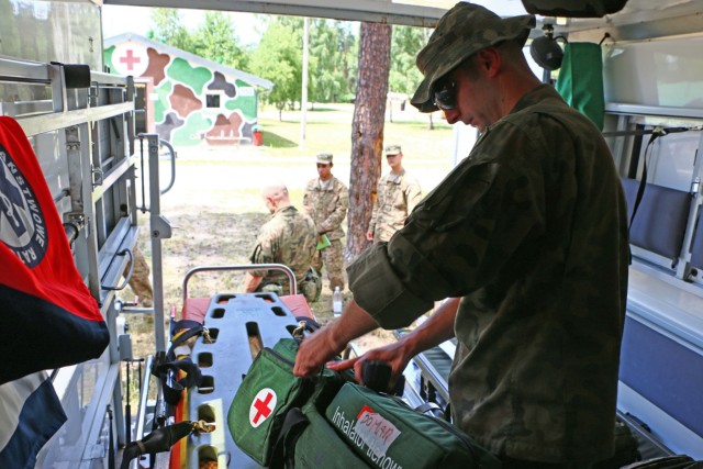 Life-saving allies: Polish, US medics train together during Atlantic Resolve