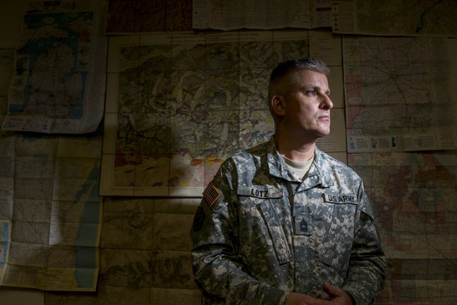 Map expert seeks to help engineer command reach its destination