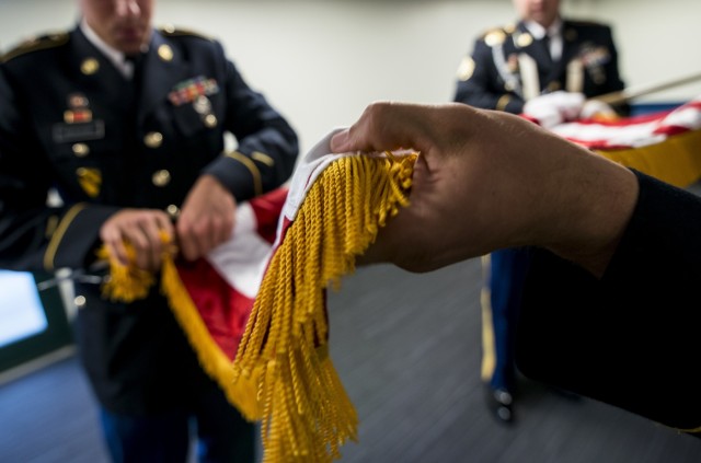 Army Reserve presents colors at Wrigley Field