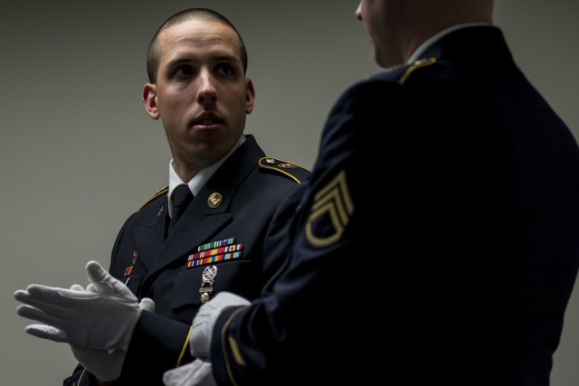 Army Reserve presents colors at Wrigley Field