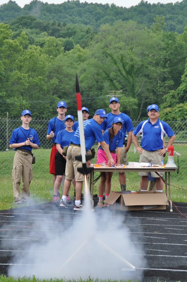 Crane Hosts High School Students for Leadership, STEM Event