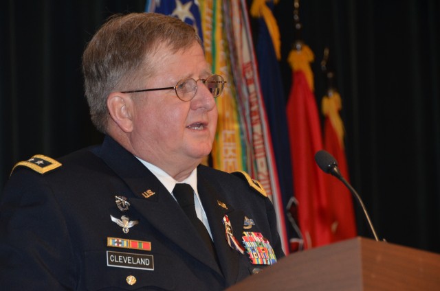 USASOC commanding general retires