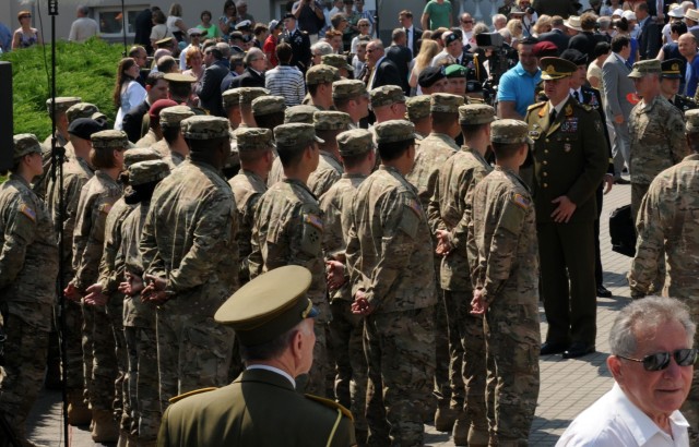 US Soldiers celebrate independence with Lithuania