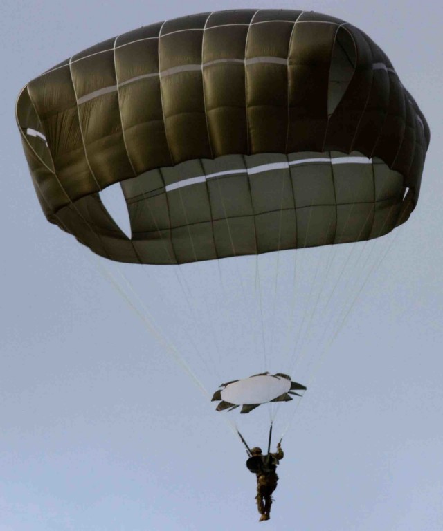 US Soldiers participate in multinational foreign jump wings event