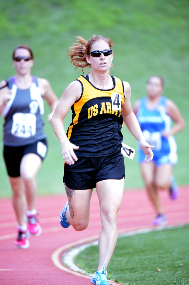 Samantha Goldenstein wins three events