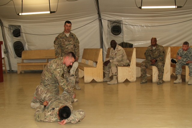 Soldiers civilians train together